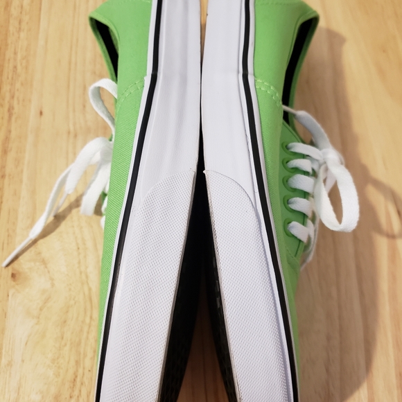 Van's Canvas Men's,  Size:11 - Picture 6 of 8